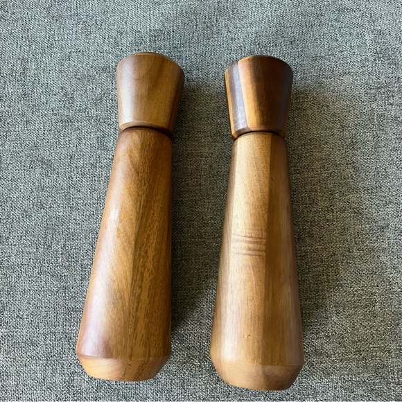 NWOT Acacia Salt and Pepper Mill Set - Picture 5 of 6
